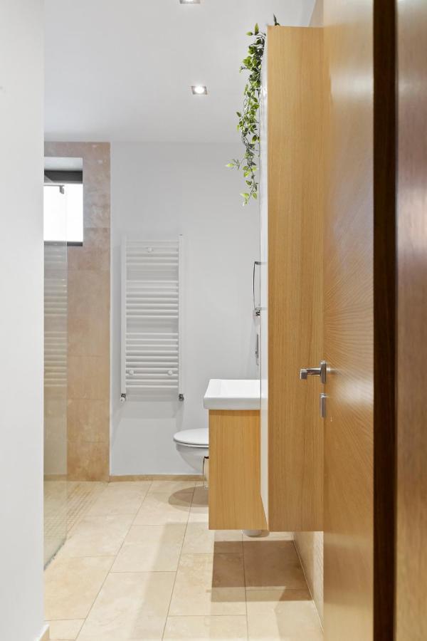 City Heart Retreat Elegant Apartment Bukarest Exteriör bild