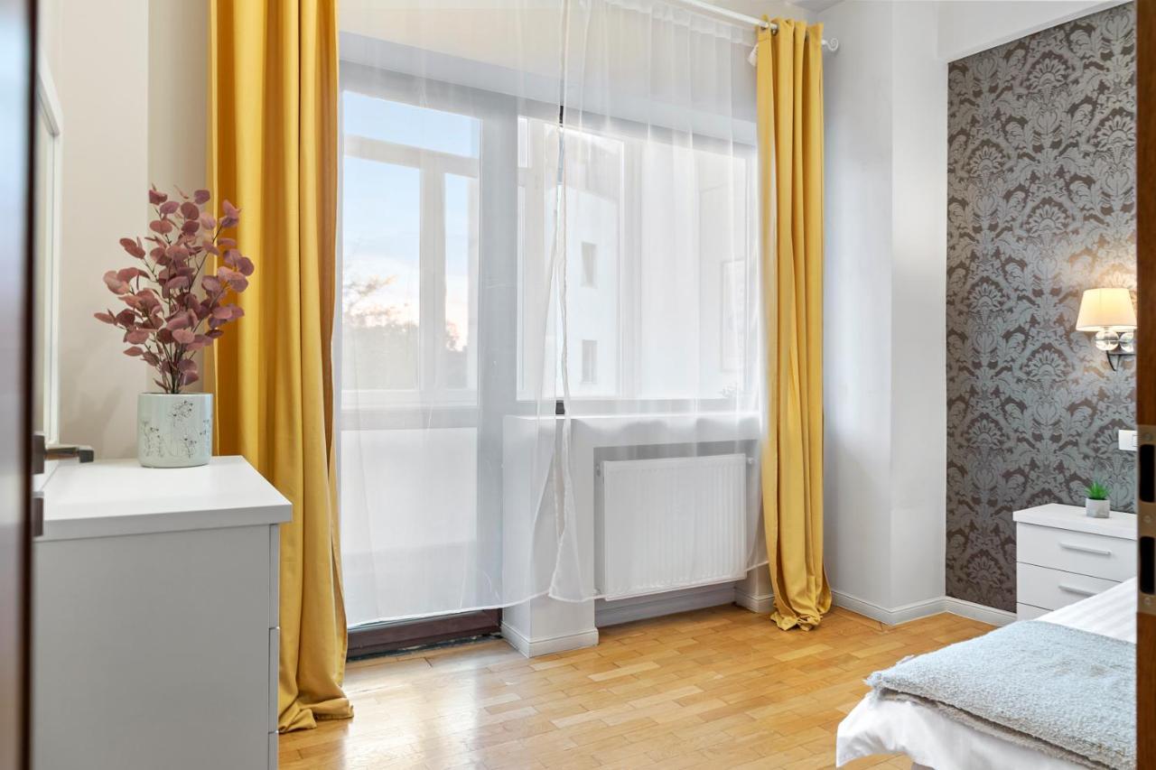City Heart Retreat Elegant Apartment Bukarest Exteriör bild
