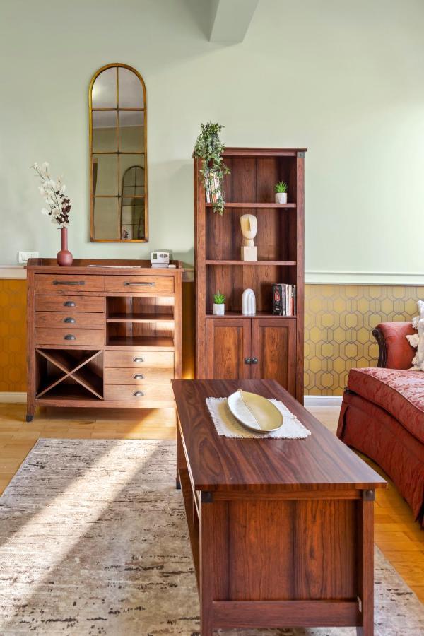 City Heart Retreat Elegant Apartment Bukarest Exteriör bild
