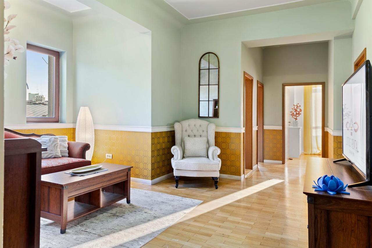 City Heart Retreat Elegant Apartment Bukarest Exteriör bild