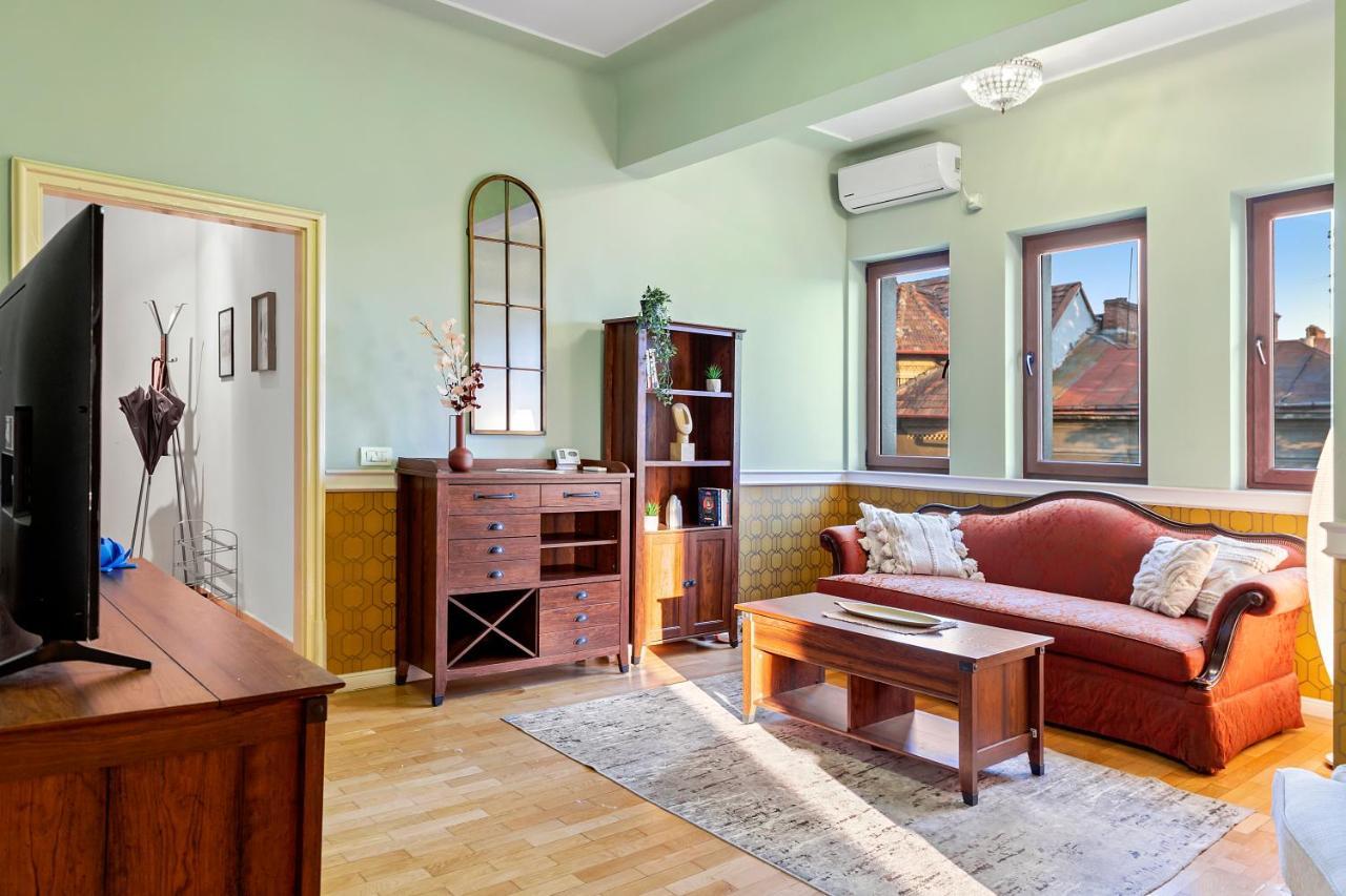 City Heart Retreat Elegant Apartment Bukarest Exteriör bild