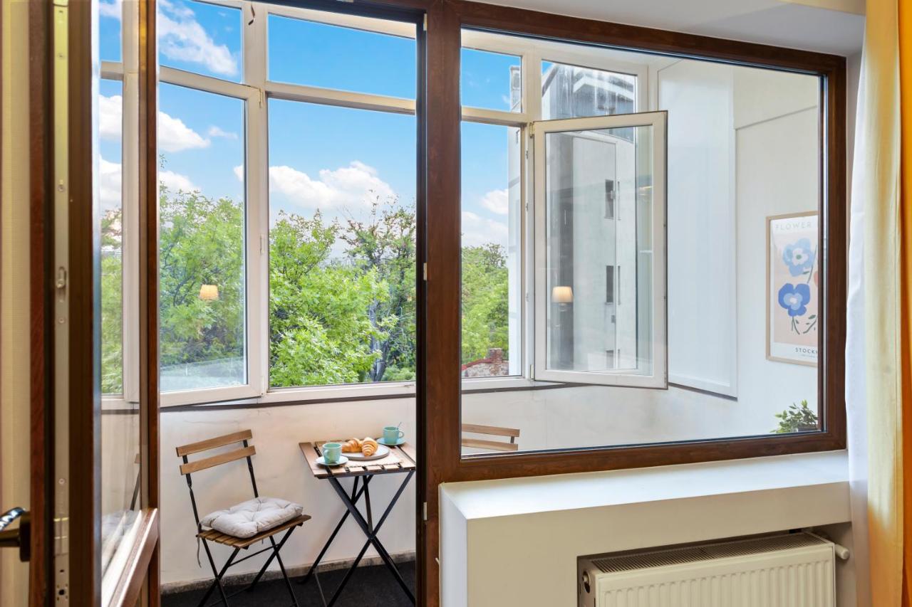 City Heart Retreat Elegant Apartment Bukarest Exteriör bild